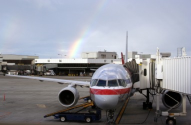 A company that runs a fleet of airplanes is an airline. A company that runs a fleet of airplanes is an airline.