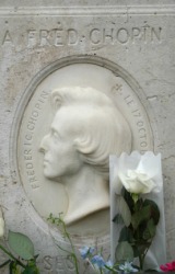 Chopins gravestone. Chopins gravestone.