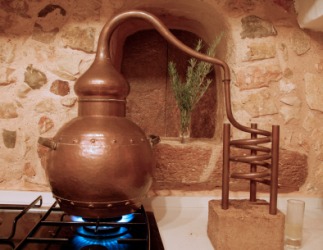 A device used to distill alcohol. A device used to distill alcohol.