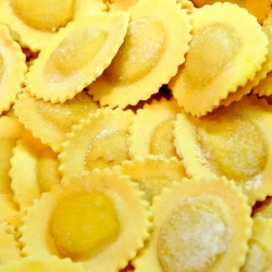These raviolis are round. These raviolis are round.