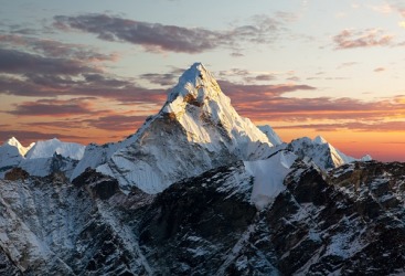The pike of Ama Dablam is known for it's beauty. The pike of Ama Dablam is known for it's beauty.