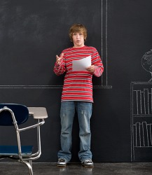 Paul's voice quavered while giving his presentation to the class because he was very nervous. Paul's voice quavered while giving his presentation to the class because he was very nervous.