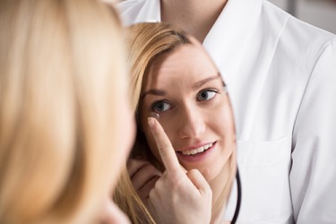 It was important to see her eyes reflected in the mirror in order to insert her contact lenses for the first time. It was important to see her eyes reflected in the mirror in order to insert her contact lenses for the first time.
