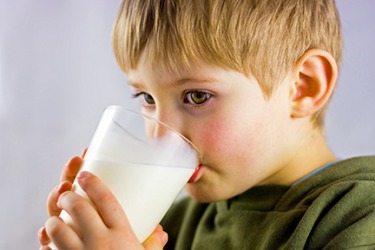 Zachary drank all of his milk. Zachary drank all of his milk.