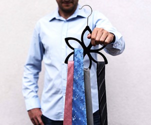 Greg had several ties to choose from that would look good with his blue shirt. Greg had several ties to choose from that would look good with his blue shirt.