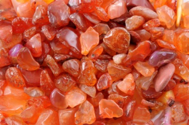 Several uncut carnelians. Several uncut carnelians.