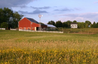A farm in the American midwest. A farm in the American midwest.