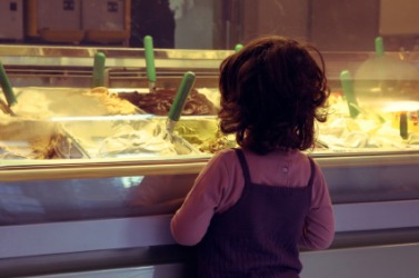 Will this child pick chocolate ice-cream? Will this child pick chocolate ice-cream?