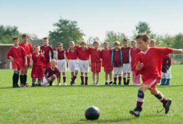 A kid's soccer team. A kid's soccer team.