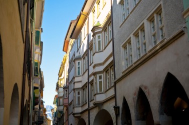 Looking down a city street in Bolzano. Looking down a city street in Bolzano.