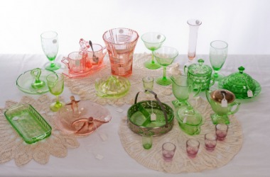 Several pieces of Depression glass. Several pieces of Depression glass.