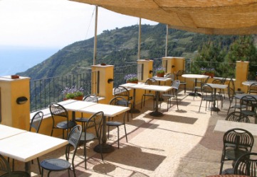 An outdoor eatery. An outdoor eatery.
