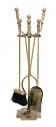 A set of fire irons. A set of fire irons.