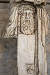 Hermes atop a herm. Hermes atop a herm.