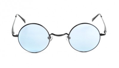 The lens in these glasses are blue. The lens in these glasses are blue.