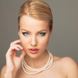 A necklace is an accessory. A necklace is an accessory.
