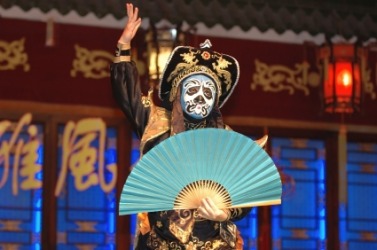 Opera is an example of Gesamtkunstwerk. Opera is an example of Gesamtkunstwerk.
