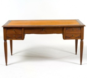 This table's matter is wood. This table's matter is wood.