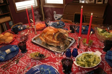 A traditional Thanksgiving dinner. A traditional Thanksgiving dinner.