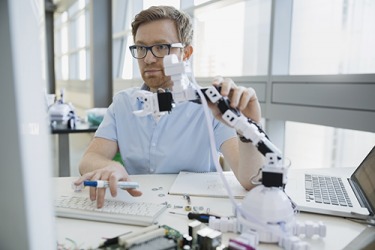 Aaron works in robotics designing innovative devices for a state-of-the-art tech company. Aaron works in robotics designing innovative devices for a state-of-the-art tech company.