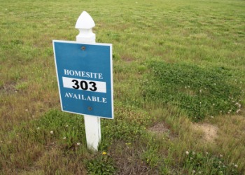 A plot of land available for a homesite. A plot of land available for a homesite.