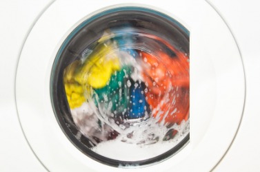 A washing machine causes clothes to become clean. A washing machine causes clothes to become clean.