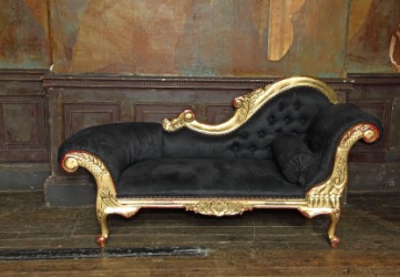 An elegant recamier. An elegant recamier.